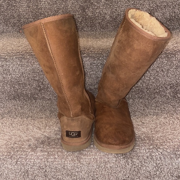 Ugg Boots - Picture 2 of 5